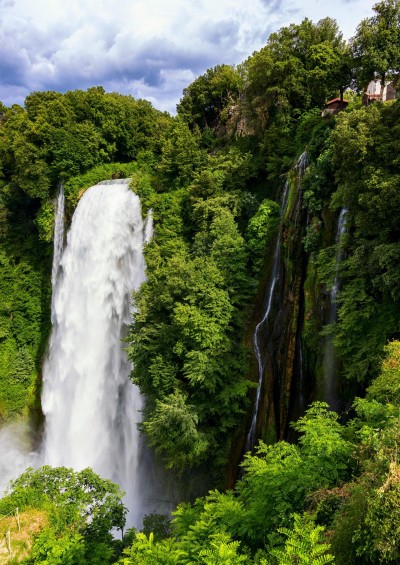 PASQUA UMBRIA CASCATA delle...